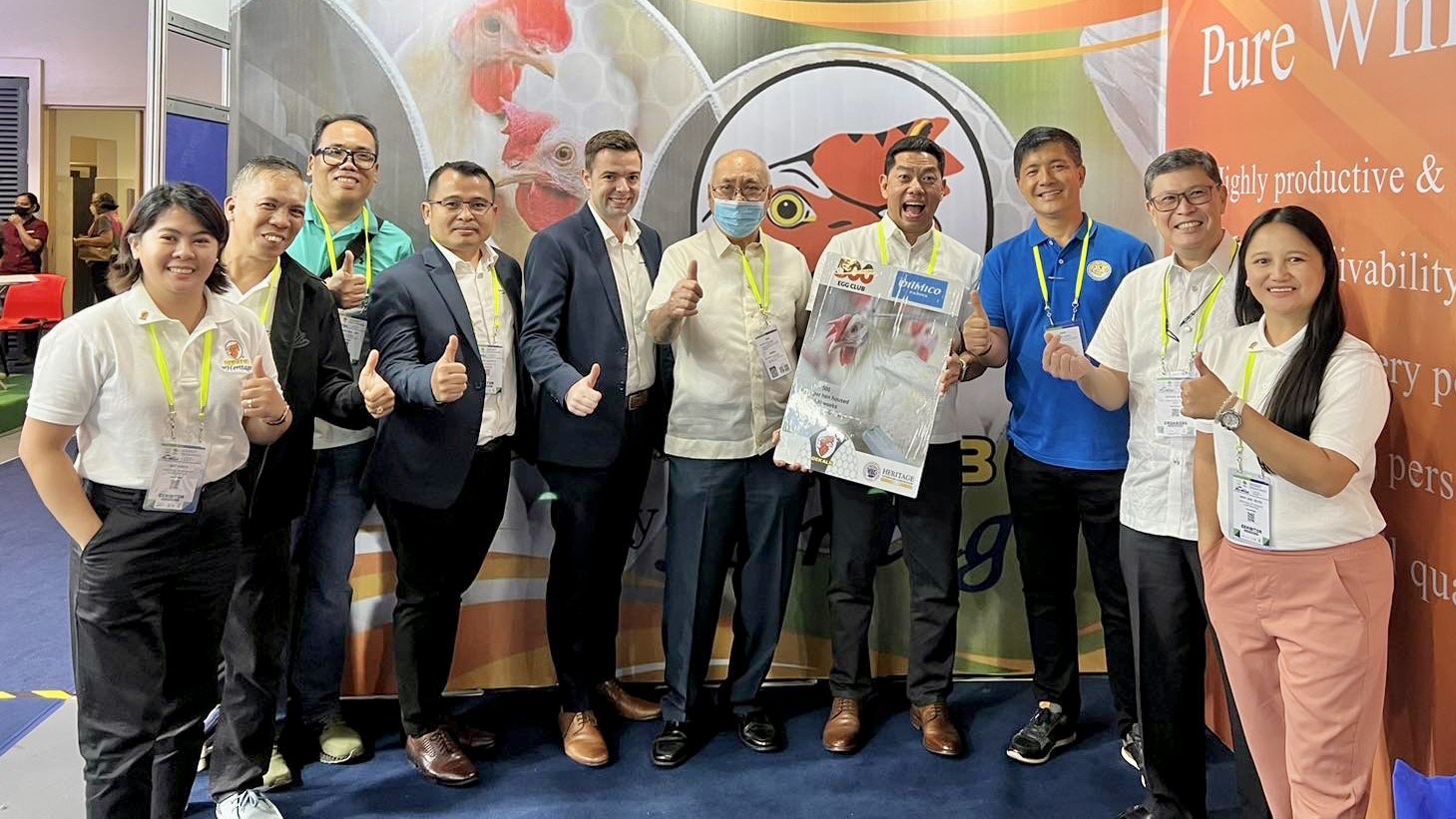 group-of-people-posing-for-the-camera-at-the-2023-Philippine-Poultry-Show